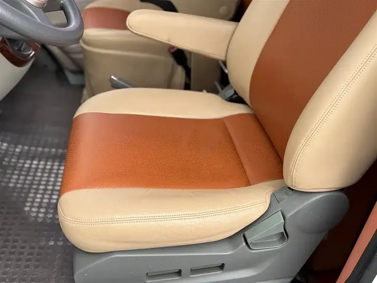 Maxus Xintu V80 新途V80 2015款 2.5 T 手动傲运通版长轴高顶