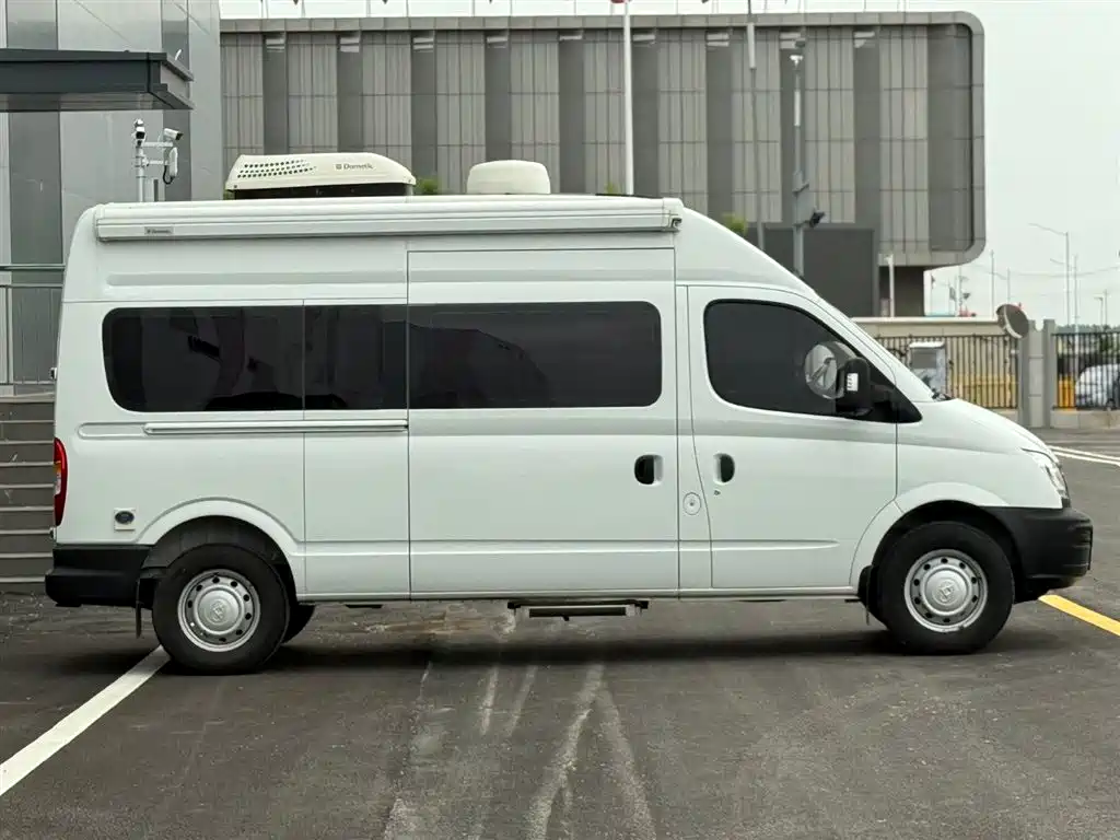 Xintu V80 新途V80 2015款 2.5 T 手动傲运通版长轴高顶