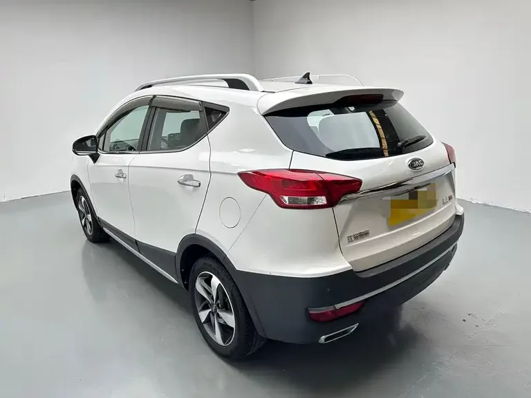 JAC Refine S3 瑞风S3 2018款 定制版 1.5 L 手动豪华智能型