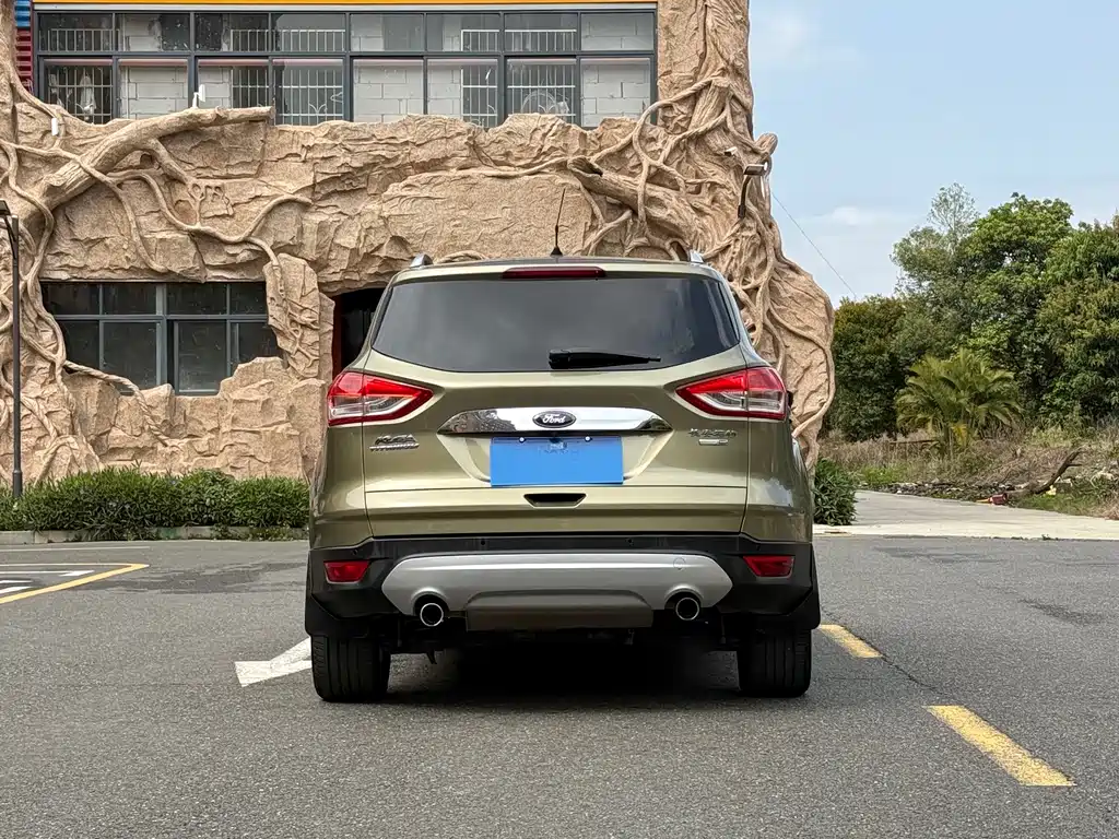 Kuga 2.0 L GTDi 4 WD Distinguished