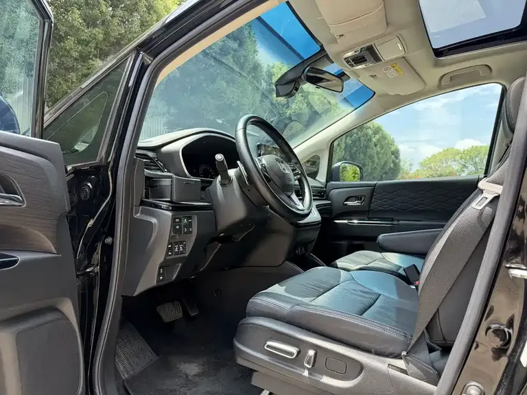 Honda Elysion 2.0 L e:HEV Luxury
