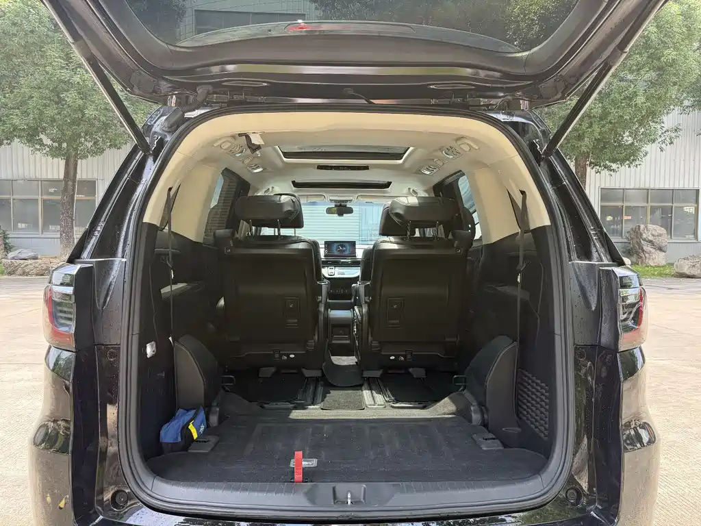 Elysion 2.0 L e:HEV Luxury