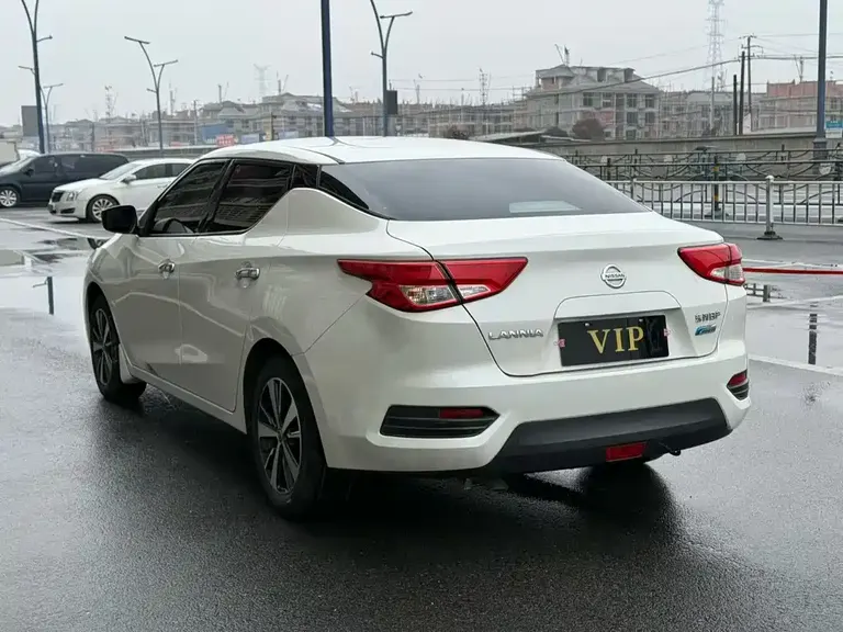 Nissan Lannia 1.6 L CVT Cool CN-VI