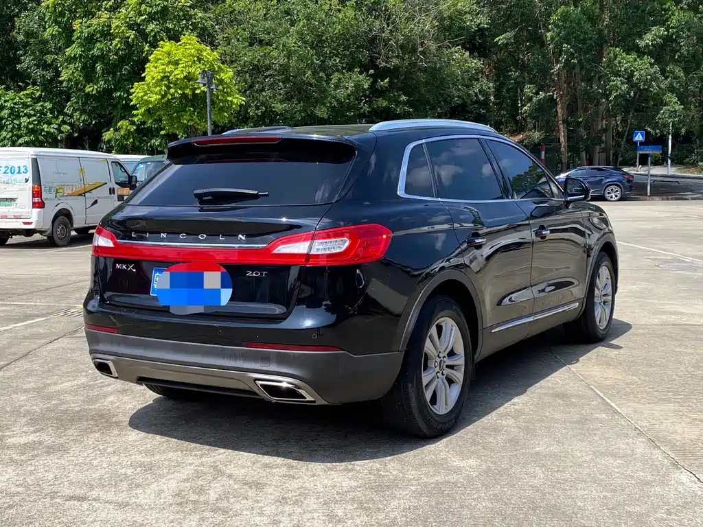 Lincoln MKX 2.0 T 2 WD Premium