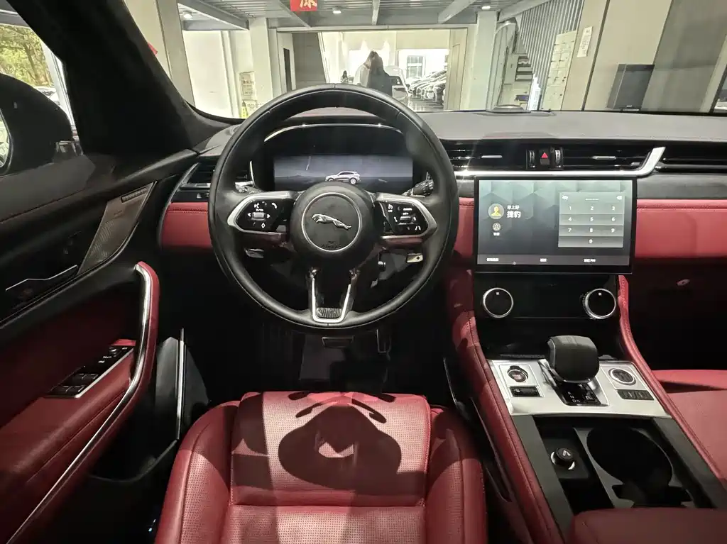 Jaguar F-PACE 捷豹F-PACE 2024款 P250 R-Dynamic HSE