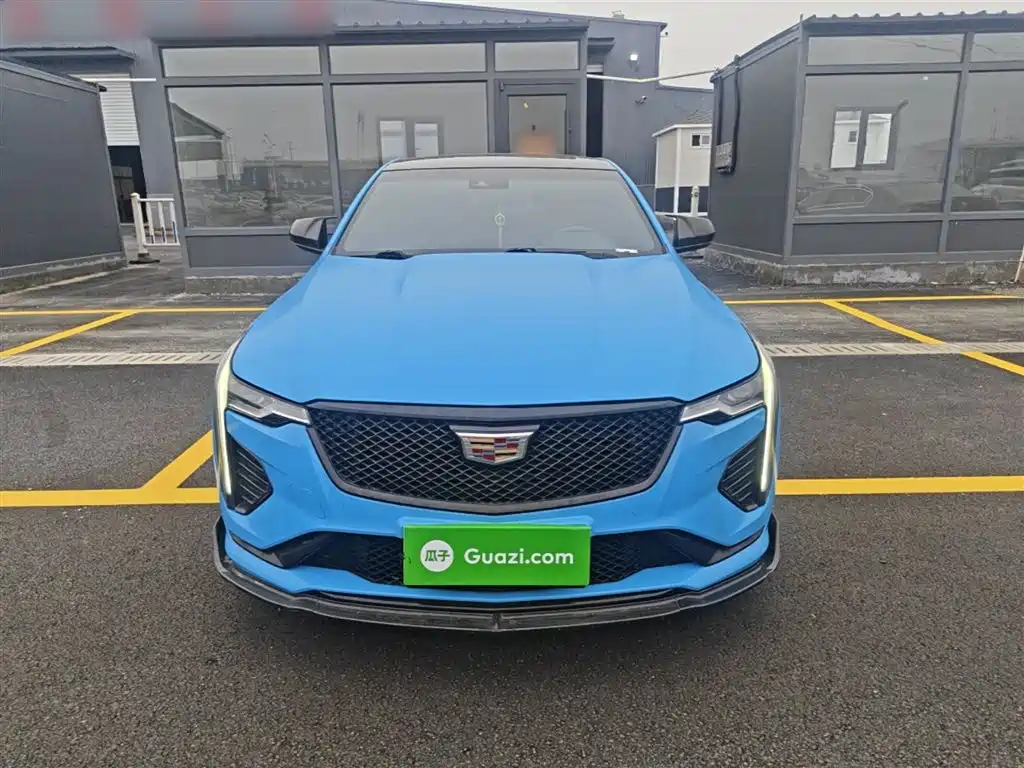 Cadillac CT4 28 T Fashion