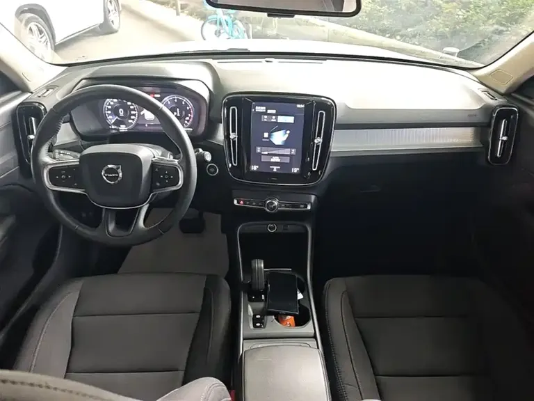 Volvo XC40 T4 4 WD Smart Travel Fashion