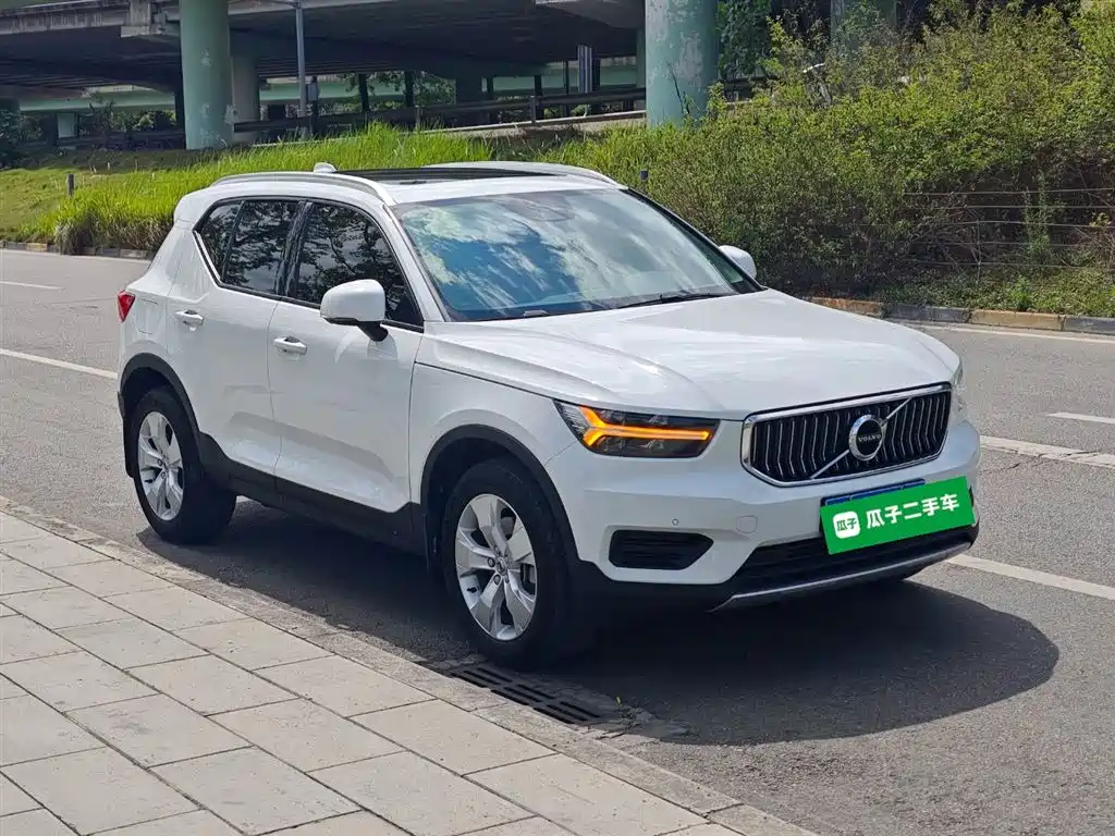 Volvo XC40 T4 4 WD Smart Travel Fashion