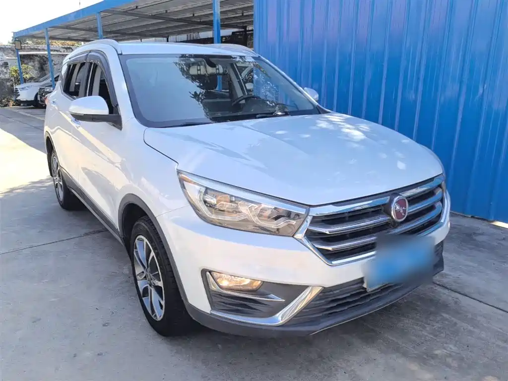 Hanteng X5 汉腾X5 2018款 1.5 T CVT精英版