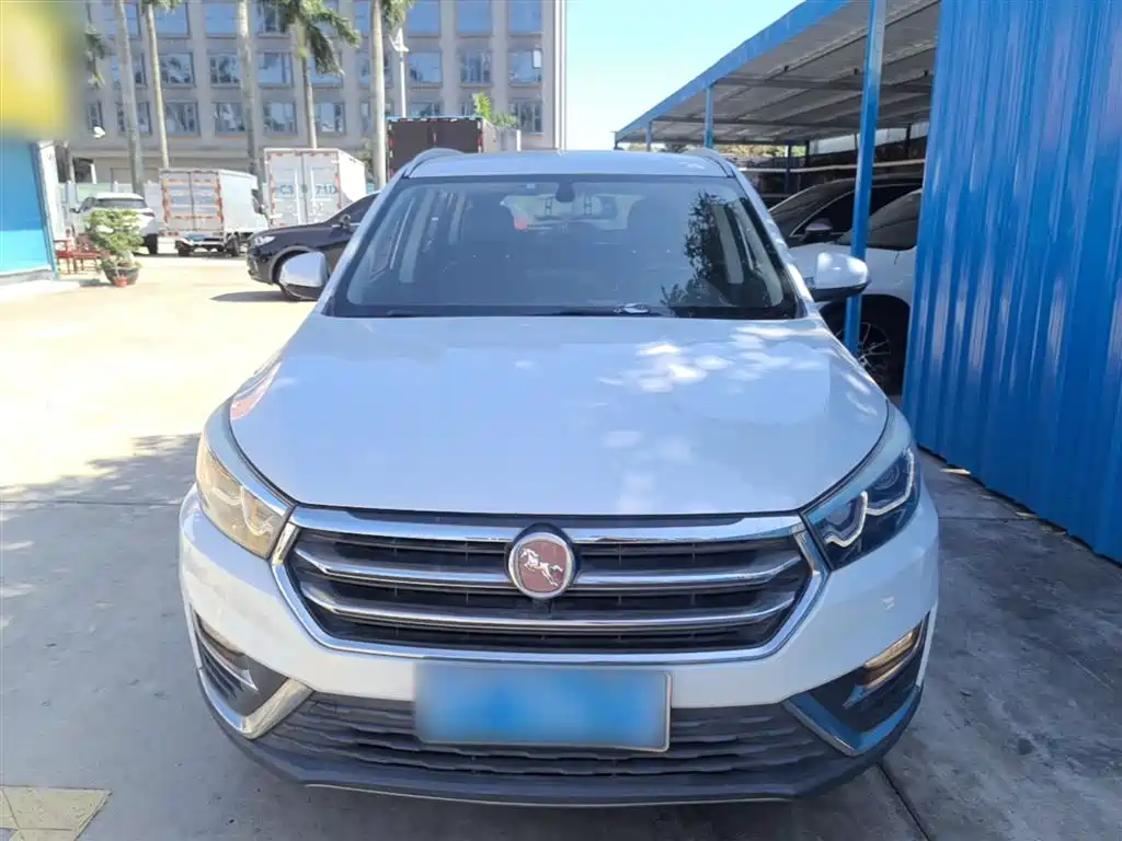Hanteng X5 汉腾X5 2018款 1.5 T CVT精英版
