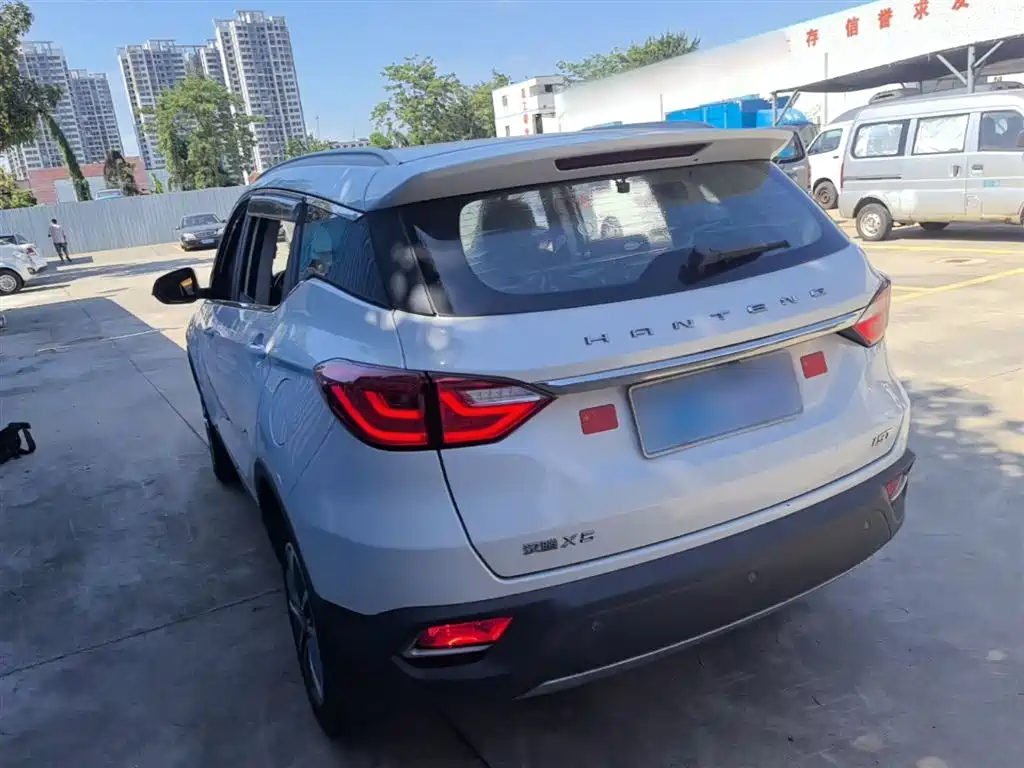 Hanteng X5 汉腾X5 2018款 1.5 T CVT精英版