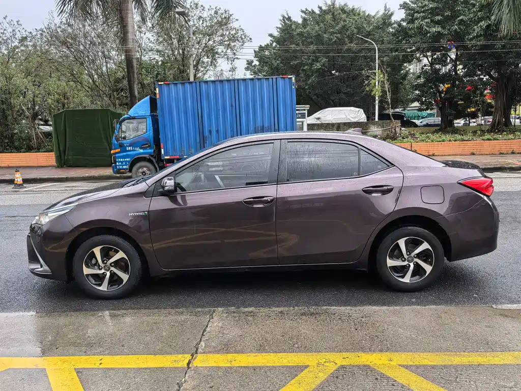 Levin Facelift Dual Engine 1.8 H GS E-CVT Elite Sunroof CN-V