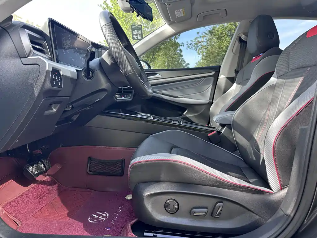 Lamando Lamando L 280 TSI DSG Spicy Cool