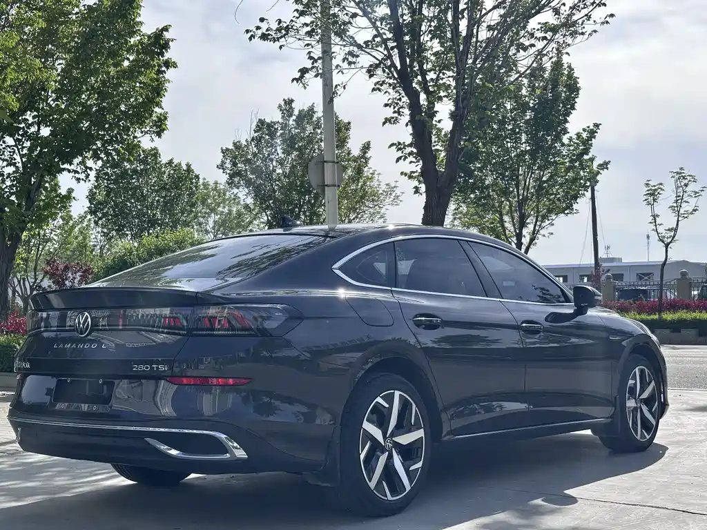 Lamando Lamando L 280 TSI DSG Spicy Cool