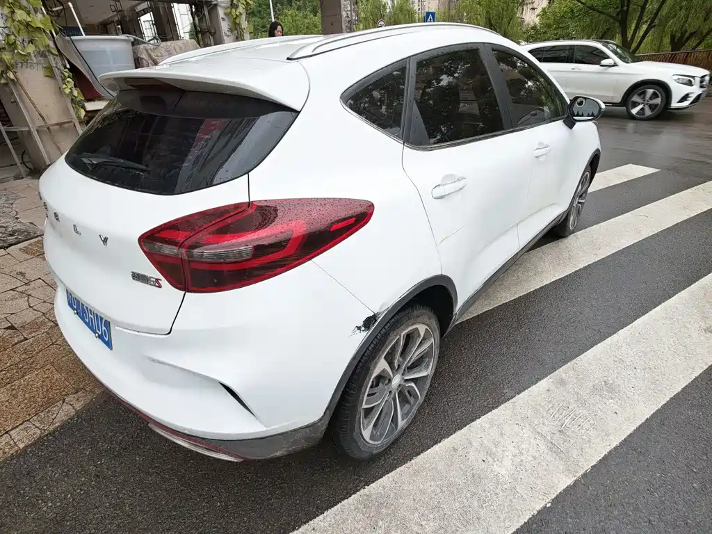 Emgrand GS 1.4 T CVT Elegant