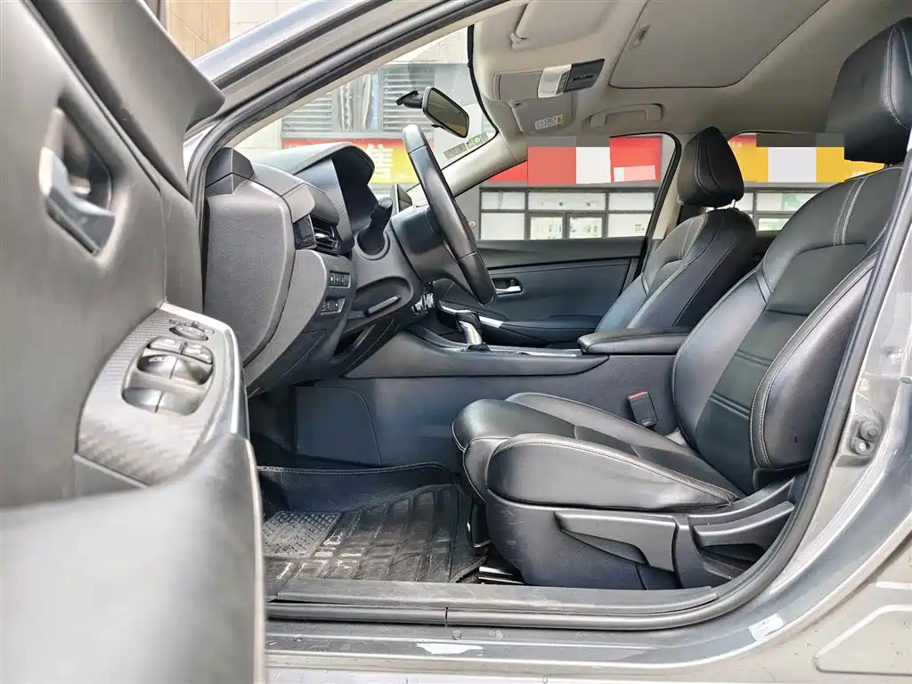 Sylphy Facelift 1.6 L XL CVT Joy
