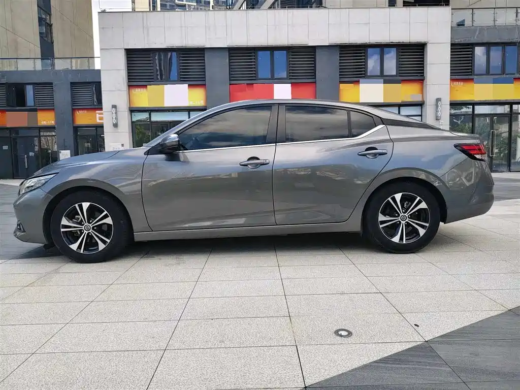 Sylphy Facelift 1.6 L XL CVT Joy