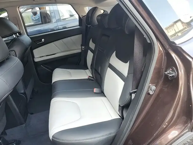 Luxgen URX 6 SUV 1.8 T Smart Supreme
