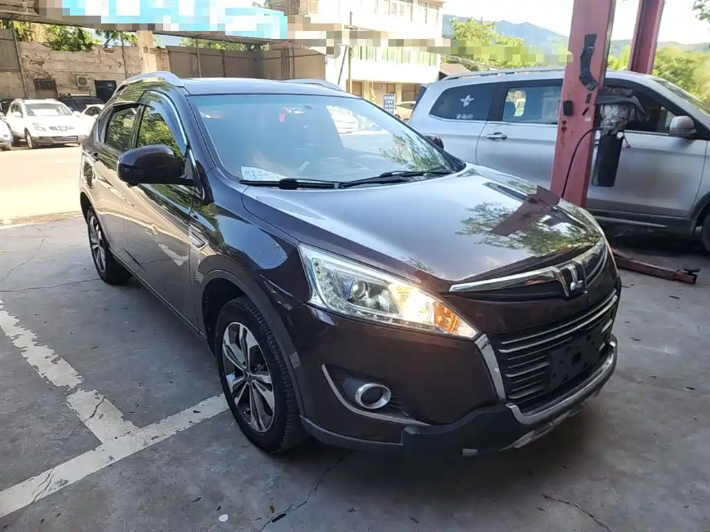 URX 6 SUV 1.8 T Smart Supreme