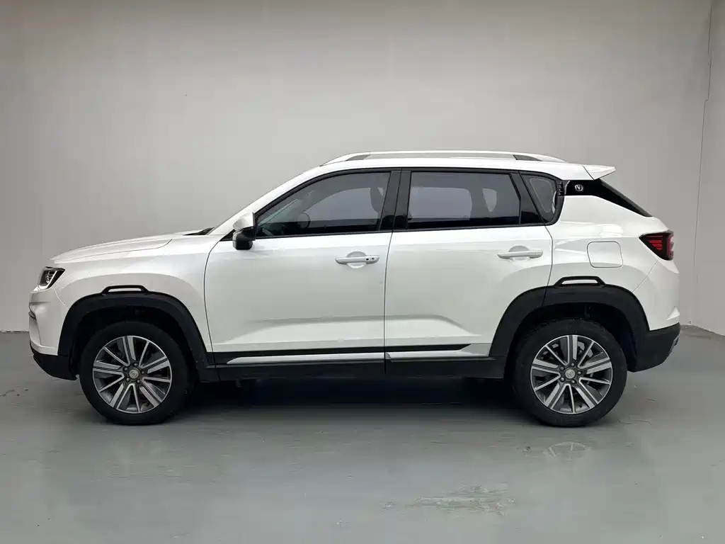 Changan CS35 PLUS 1.6 L Manual Connected