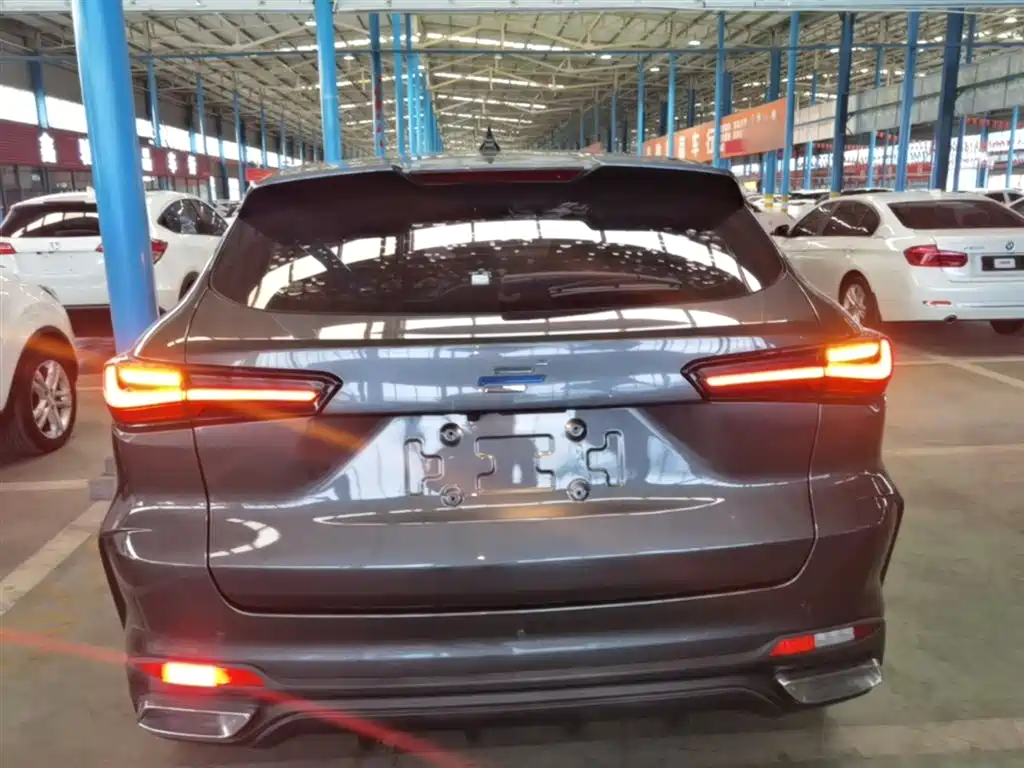Changan Oshan X5 1.5 T DCT Distinguished