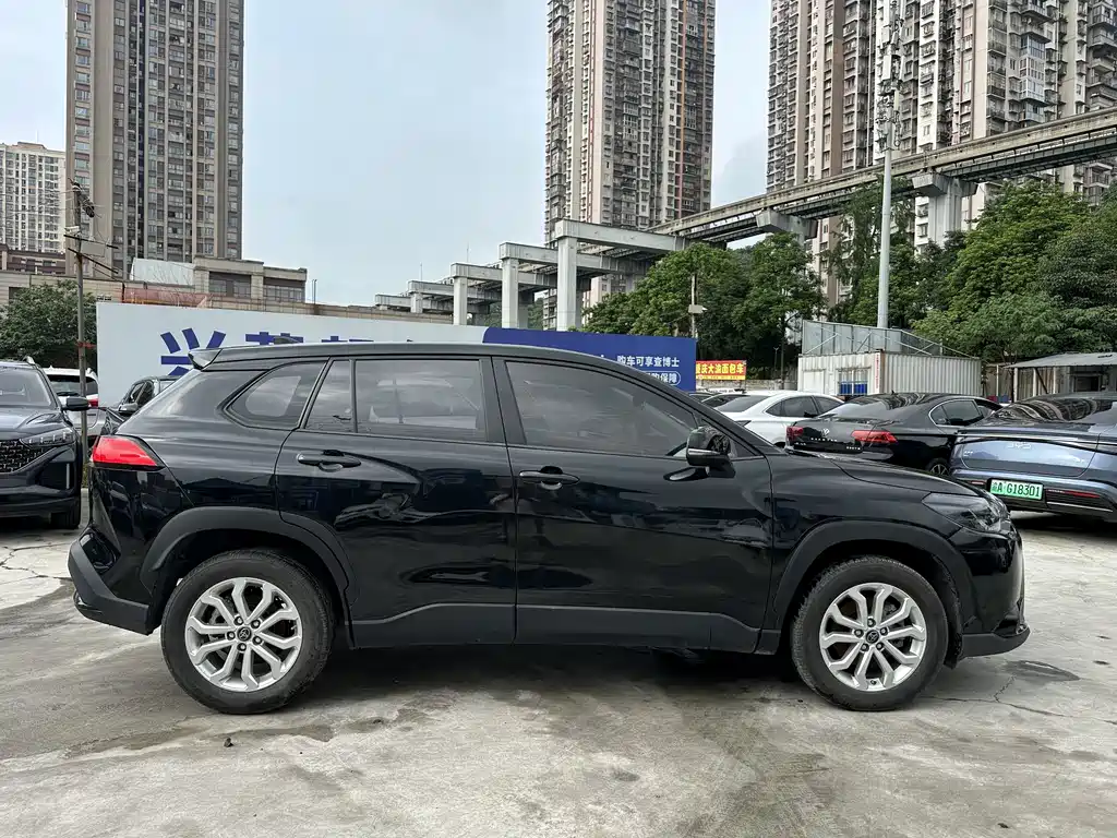 Frontlander 2.0 L CVT Leading