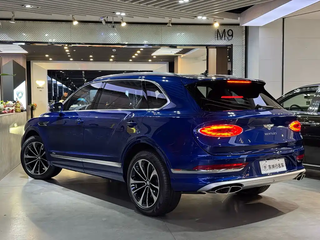 Bentayga 4.0 T V8 LWB Range Elegant Degree