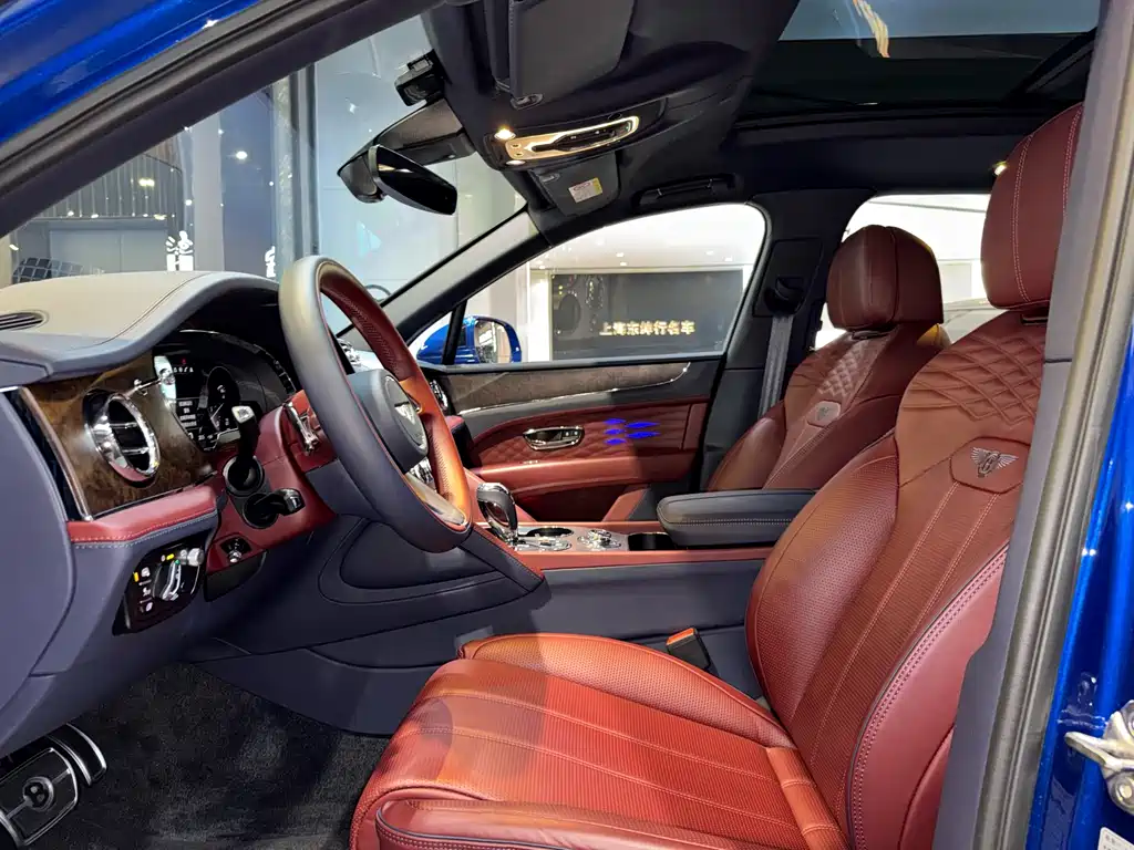 Bentayga 4.0 T V8 LWB Range Elegant Degree