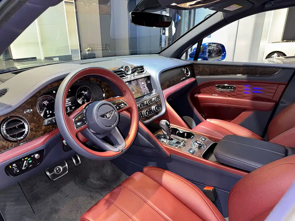 Bentayga 4.0 T V8 LWB Range Elegant Degree