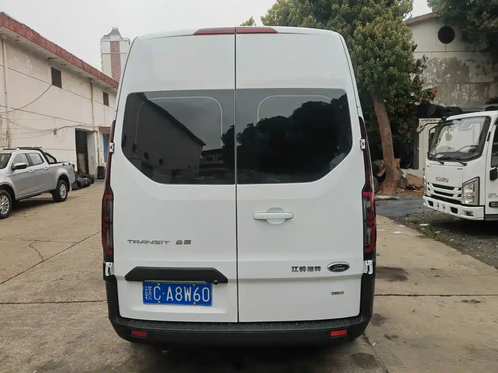 Transit 2.0 T Diesel Auto Business Travel MWB Mid Roof 7 8 9-seat