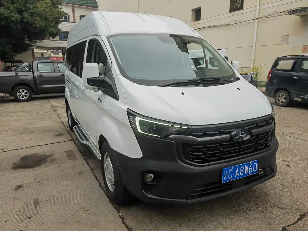 Transit 2.0 T Diesel Auto Business Travel MWB Mid Roof 7 8 9-seat