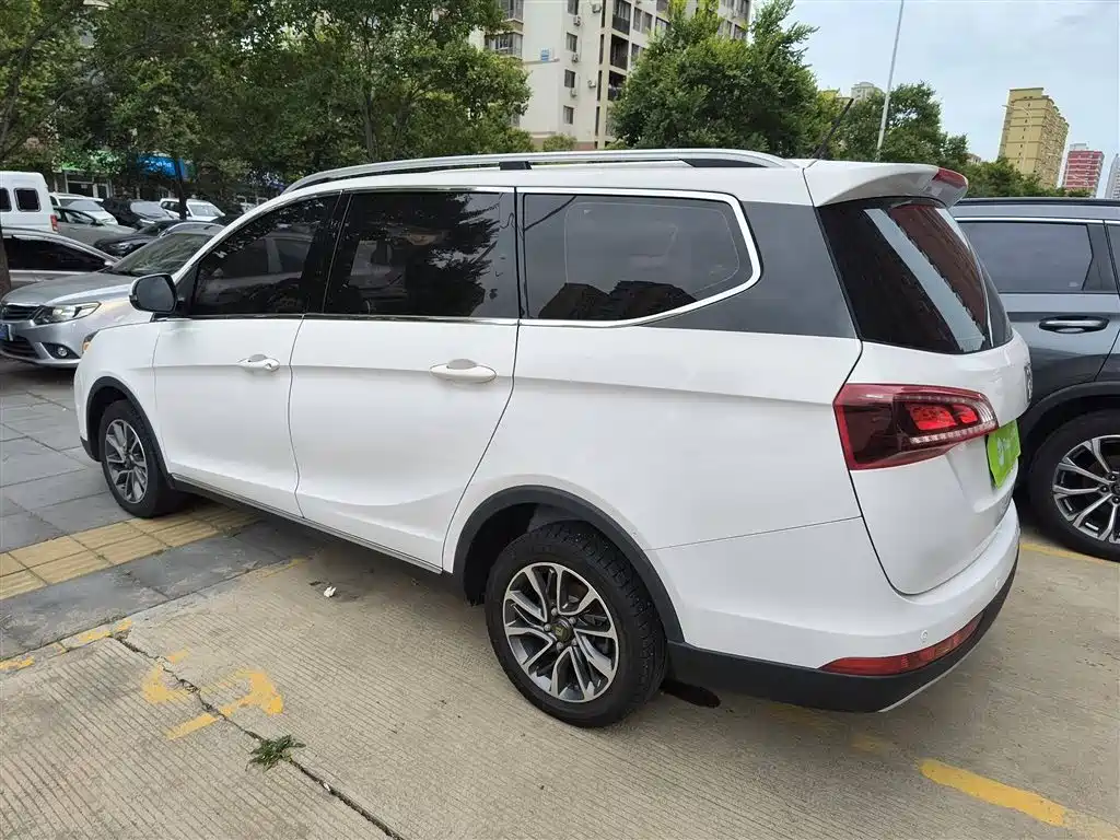 Baojun 730 宝骏730 2019款 1.5 T CVT时尚型 7座 国V