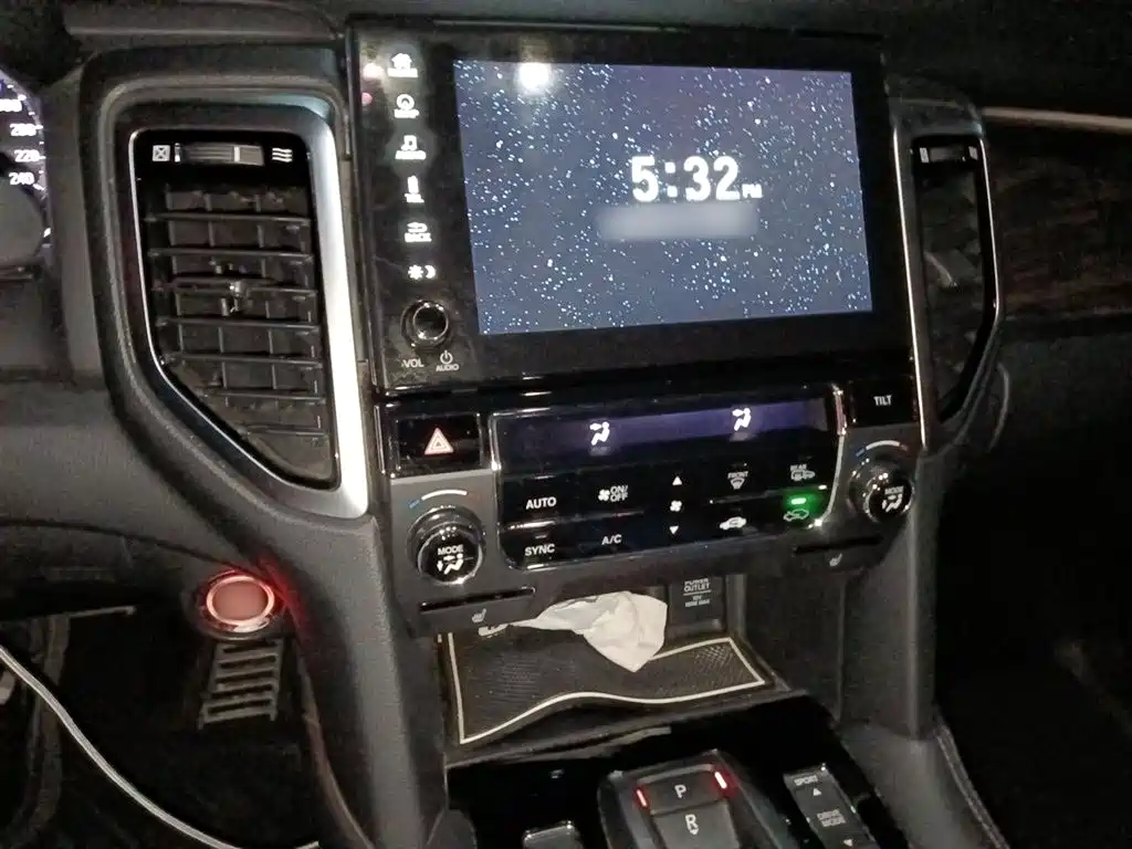 Honda UR-V 370 TURBO 4 WD Premium CN-V