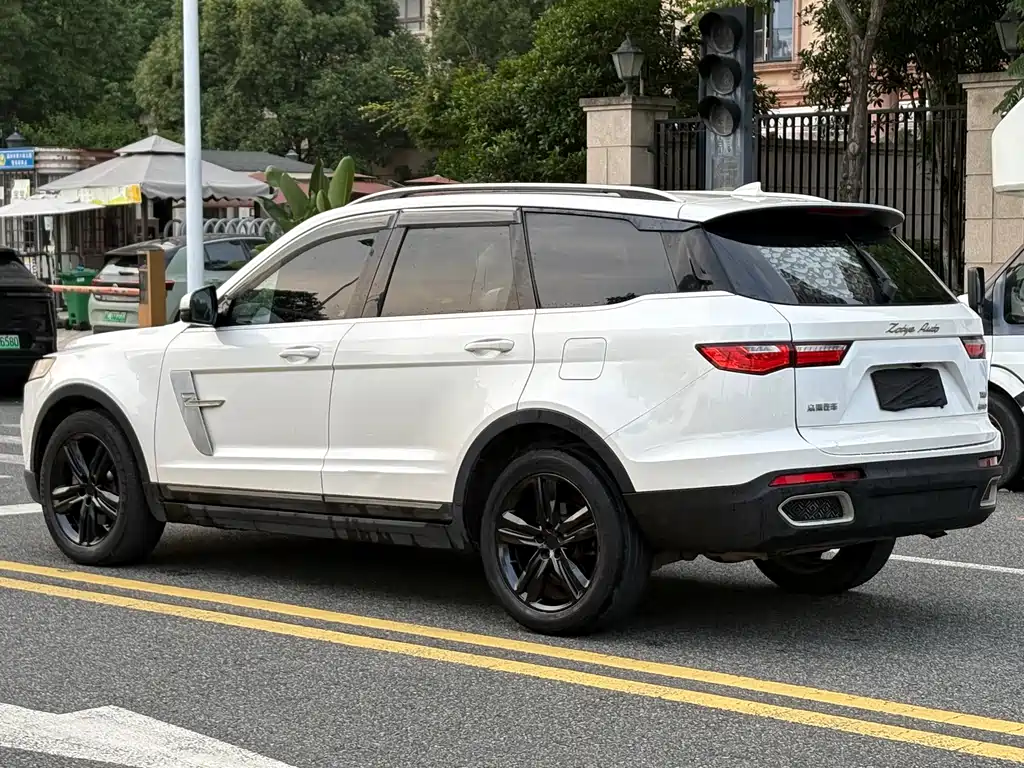 众泰T800 众泰T800 2018款 2.0 T 自动豪华智联型 7座
