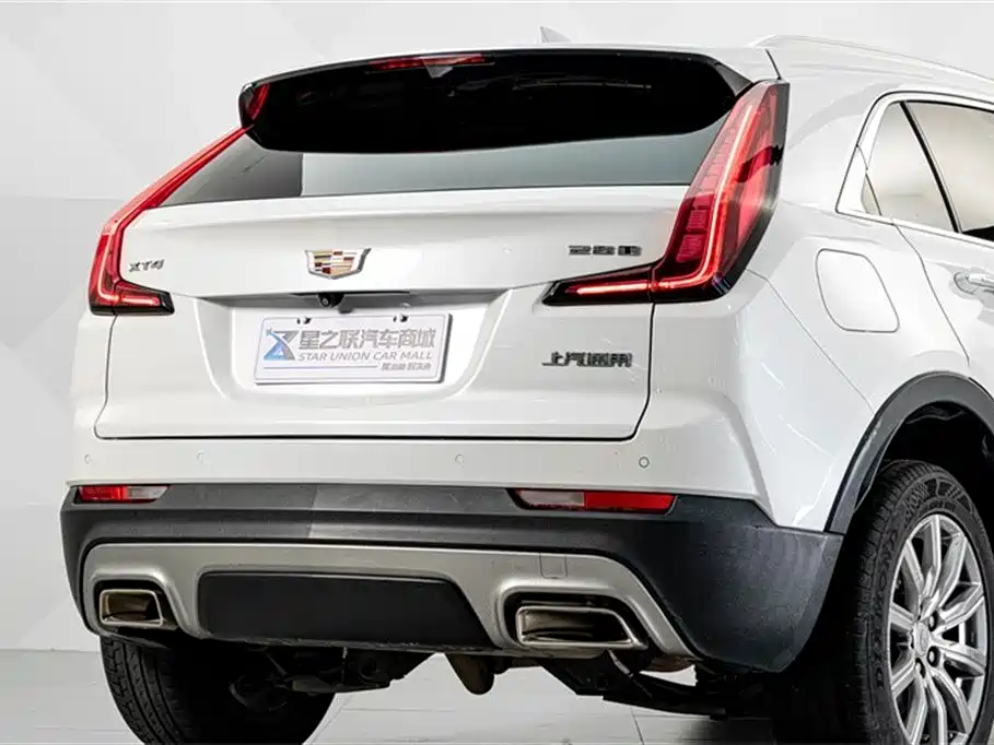 Cadillac XT4 Facelift 28 T 2 WD Leading