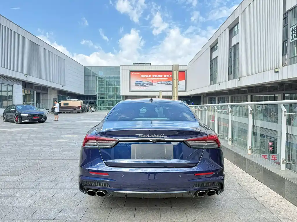 Quattroporte 3.0 T Standard