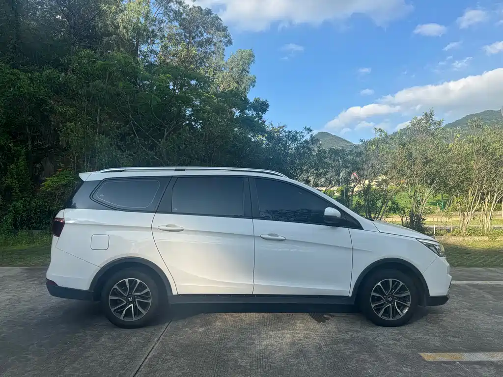 Baojun 730 1.5 T CVT Fashion 7-seat