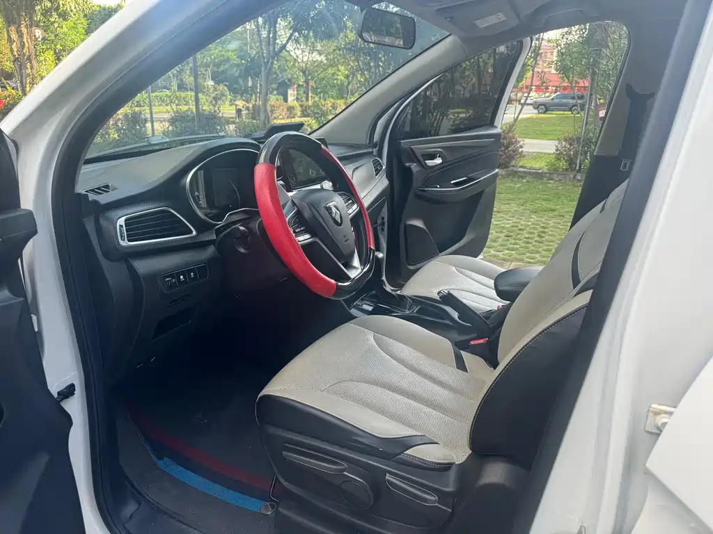 Baojun 730 1.5 T CVT Fashion 7-seat