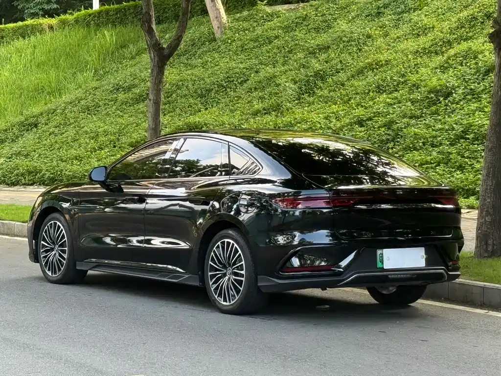Han DM-i 121 KM Honored