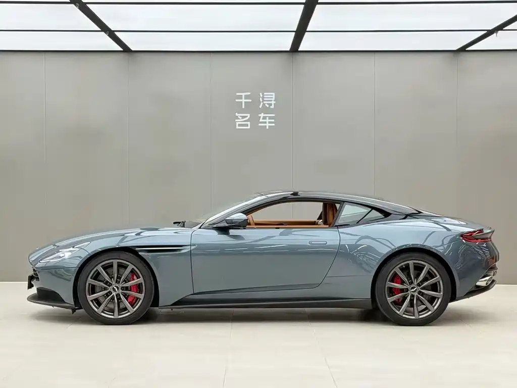 Aston Martin DB11 4.0 T V8 Coupe