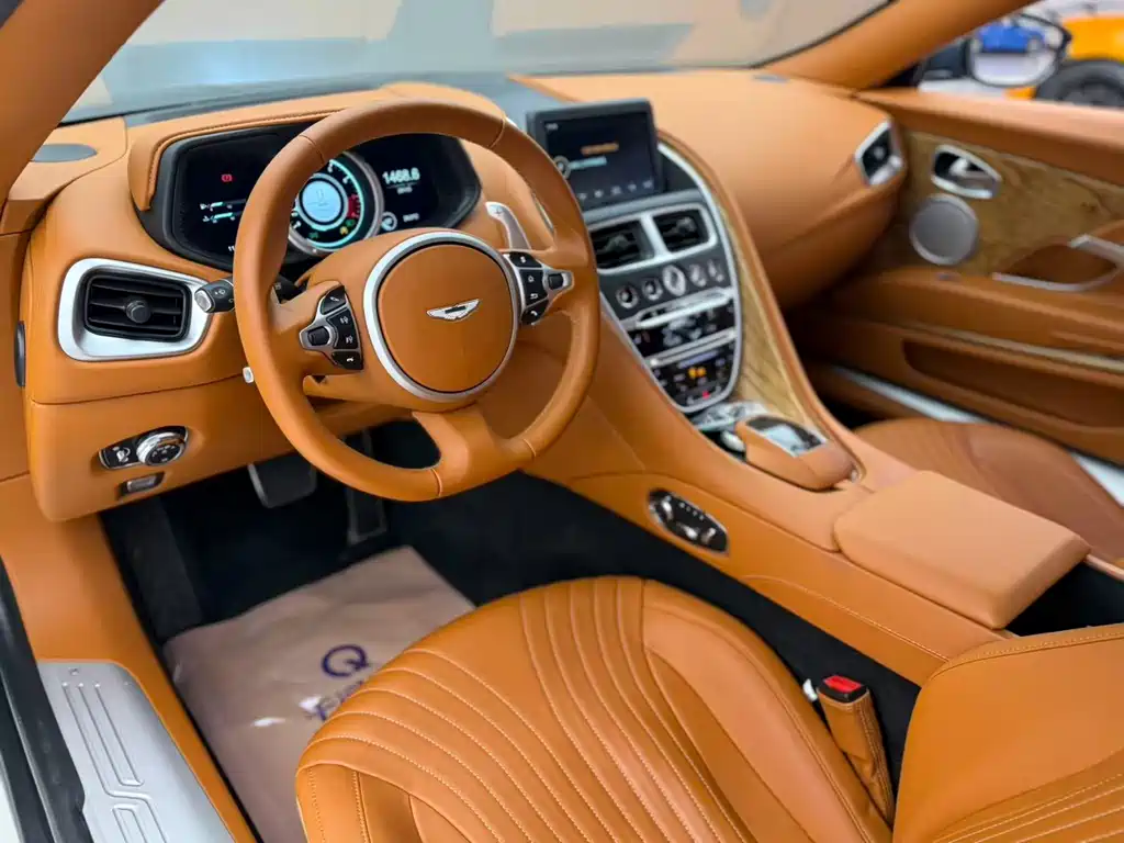Aston Martin DB11 4.0 T V8 Coupe