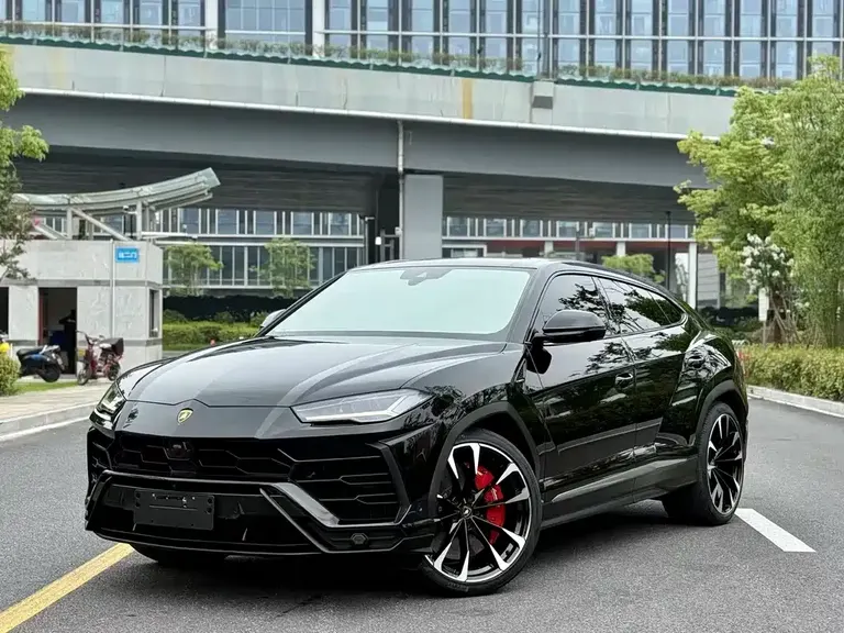 Lamborghini Urus 4.0 T V8