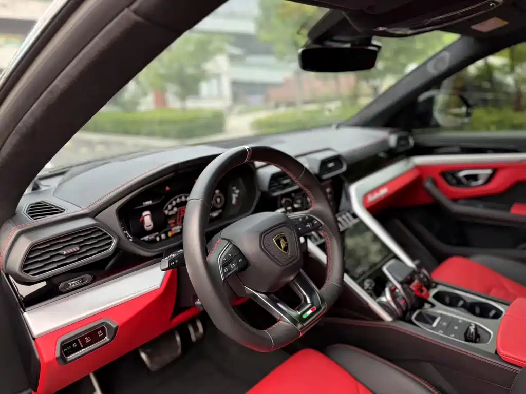 Urus 4.0 T V8