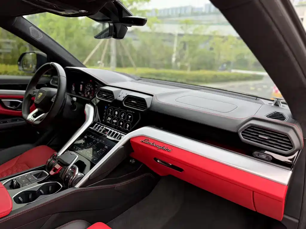 Urus 4.0 T V8