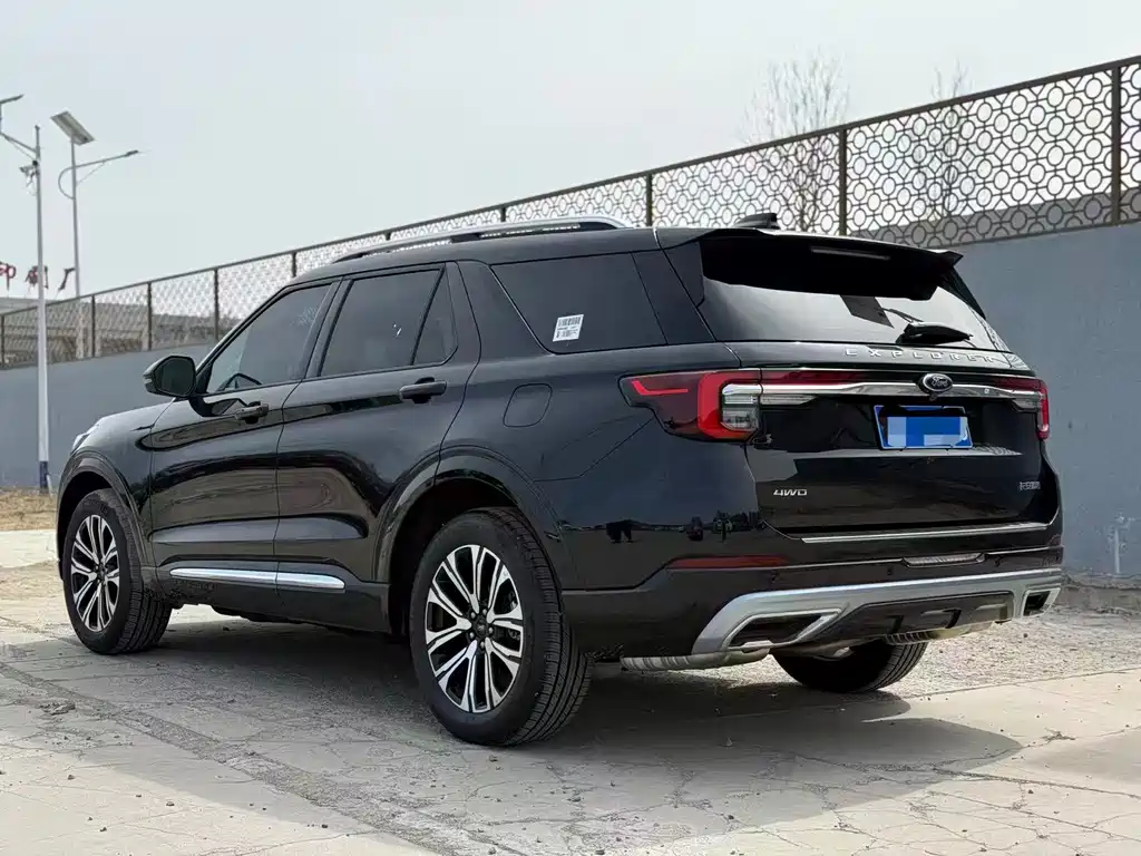 Explorer 2.3 T EcoBoost 4 WD Titanium 6-seat