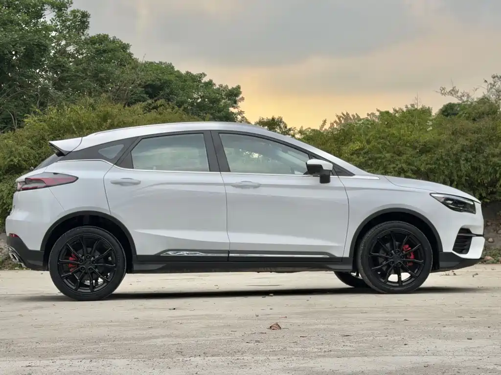 Emgrand S 1.4 T CVT Distinguished