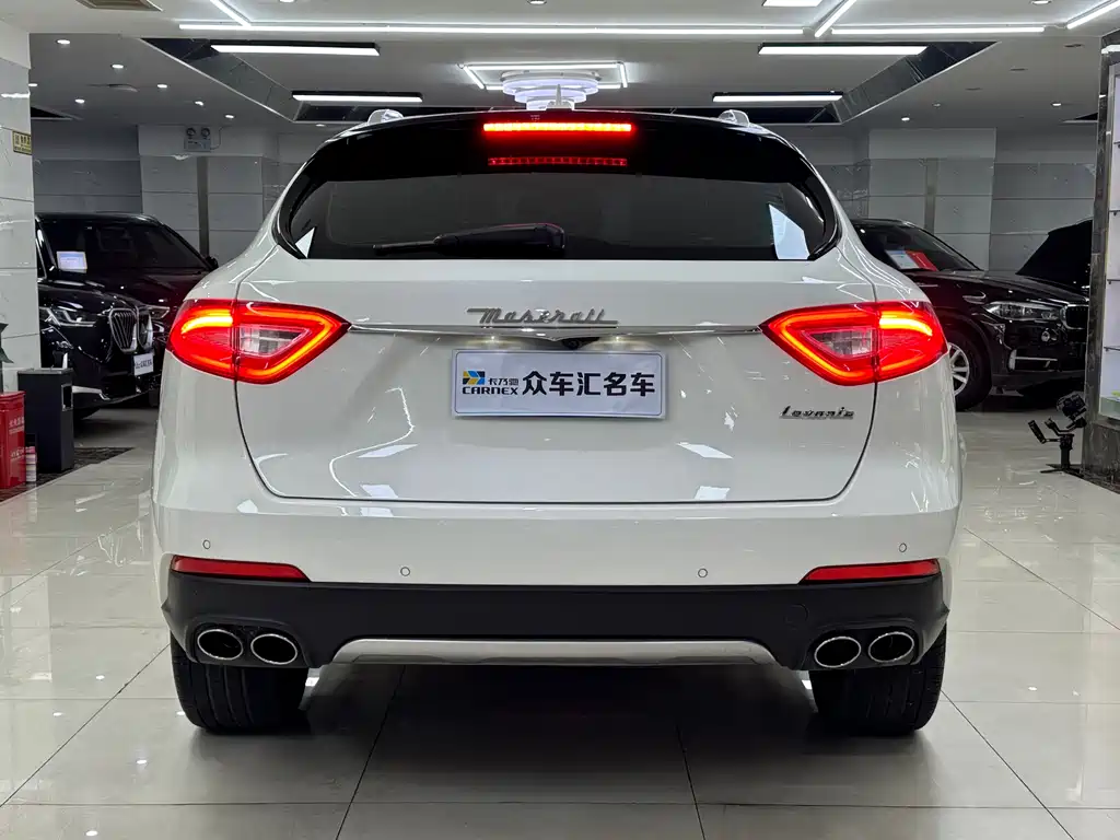 Levante 3.0 T Standard