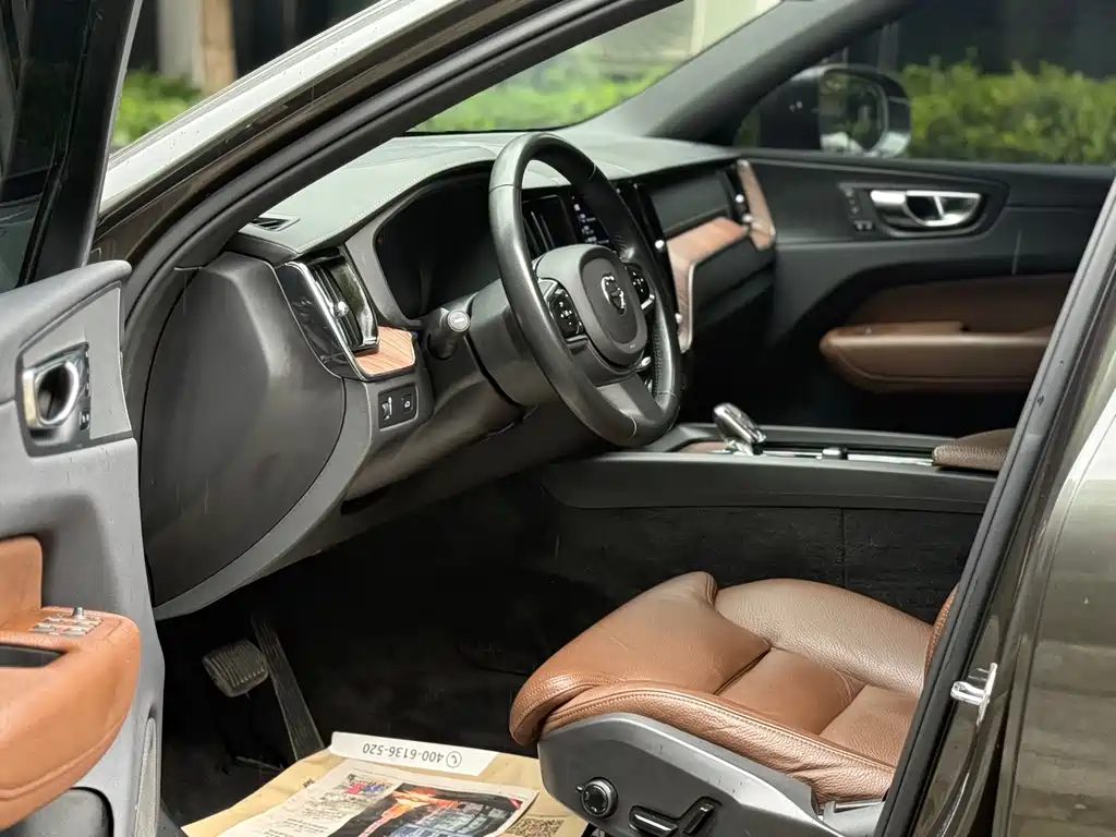 Volvo XC60 B5 4 WD Smart Vision Luxury