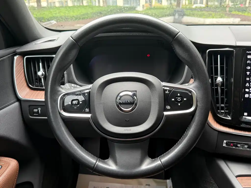 Volvo XC60 B5 4 WD Smart Vision Luxury