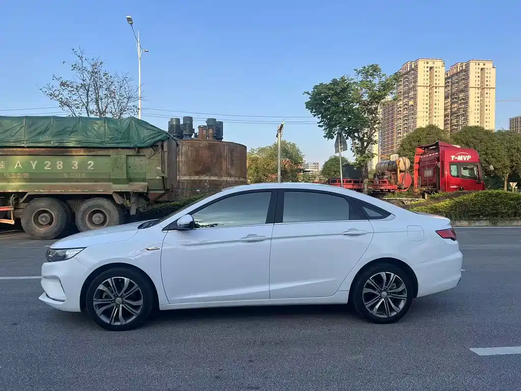 Emgrand GL 1.4 T DCT Distinguished Connected